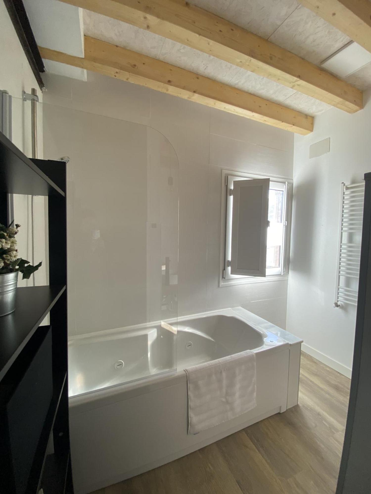 La Casa Del Barbero Villa Torrelavega Bagian luar foto