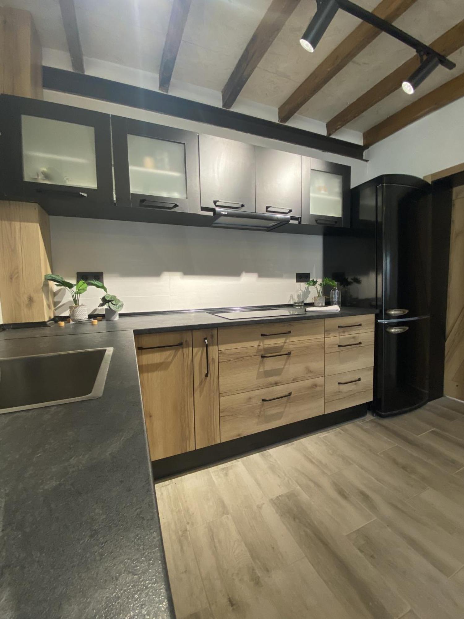 La Casa Del Barbero Villa Torrelavega Bagian luar foto